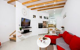 Konstantinos Boutique Apartment